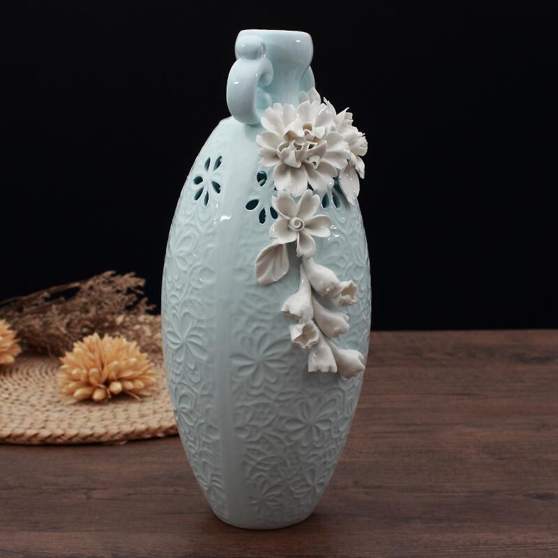 Hand-Held Ceramic Vase Ornament – Flower Arrangement Decor