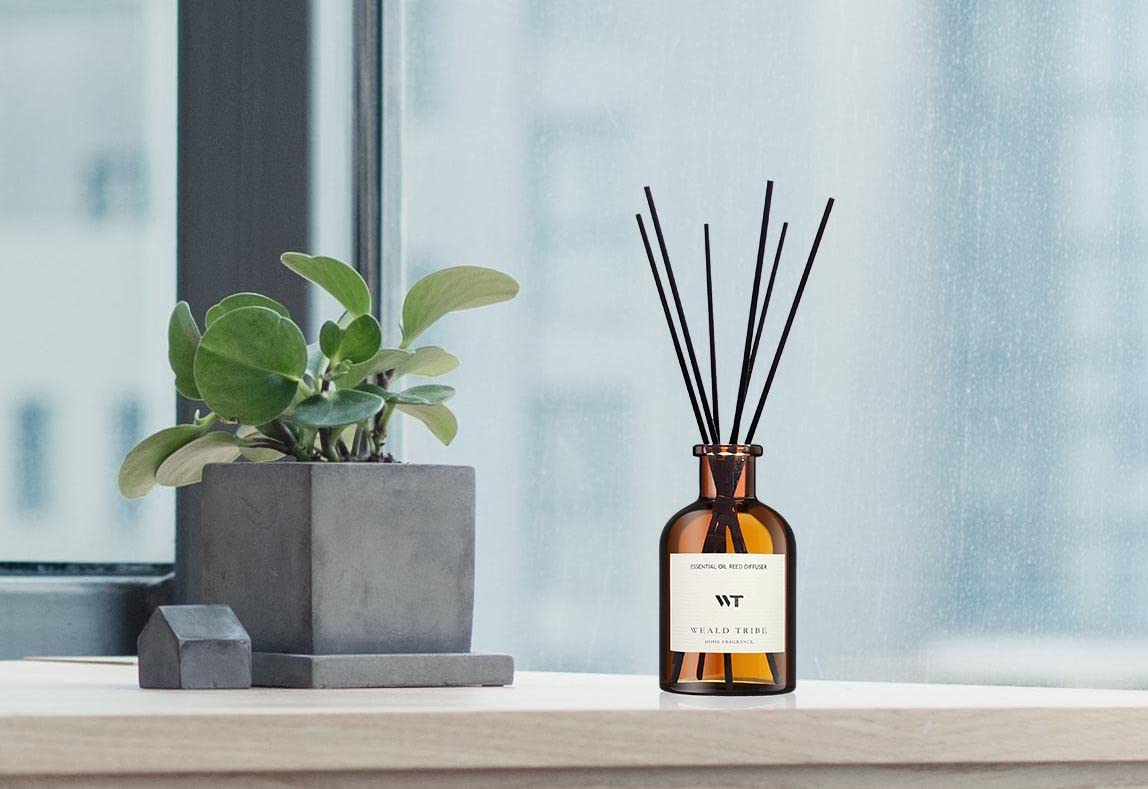 WEALD TRIBE Flower Reed Diffuser Set Eucalyptus & Lavender Scent For Bathroom Accessories Shelf Decor & Air Fresheners, Sticks Defusers With 4.0 fl oz Essential Oils, House Bedroom Office Decor & Gift