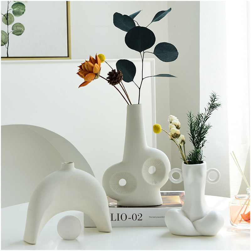 Light Luxury Ceramic Vase - Art Style Home Decor