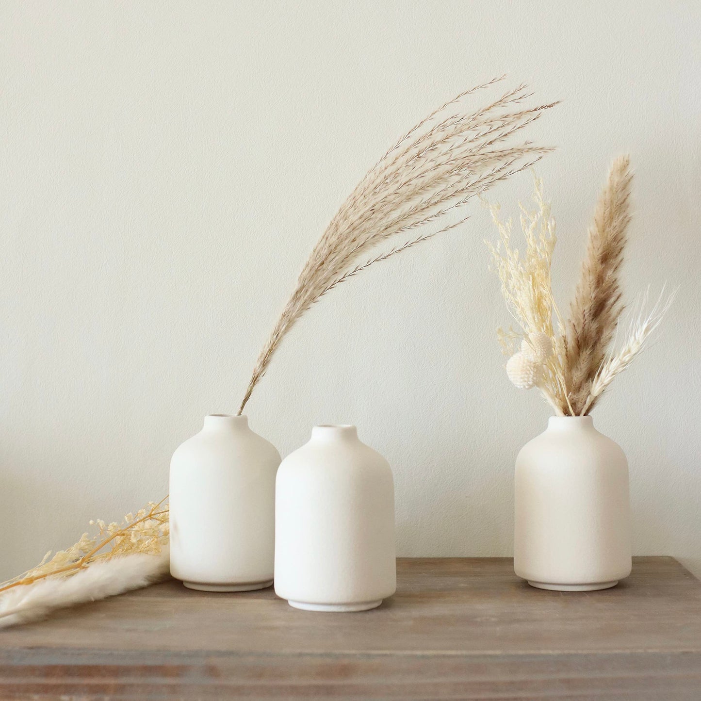 Carrot's Den - Set of 6 Small White Ceramic Bud Vases for Home Decor | Boho Vases for Dry Flowers + House Plants | Wedding, Home, Centerpiece, Modern, Minimalist