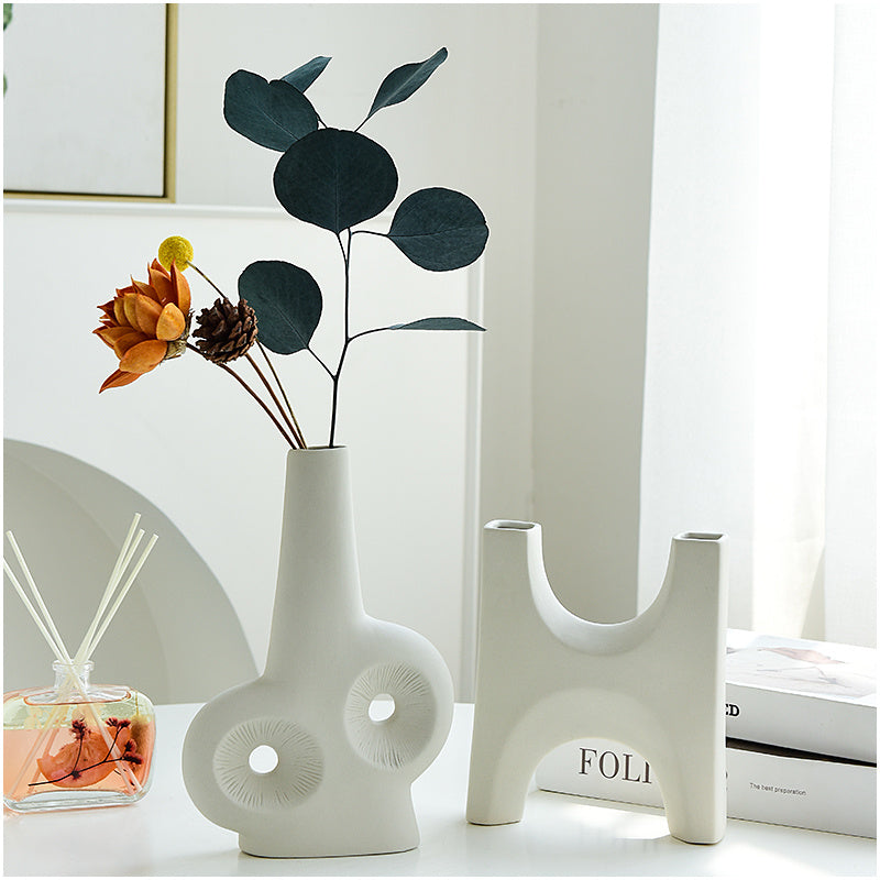 Light Luxury Ceramic Vase - Art Style Home Decor